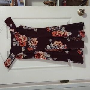 Slightly off-shoulder flower maroon chess